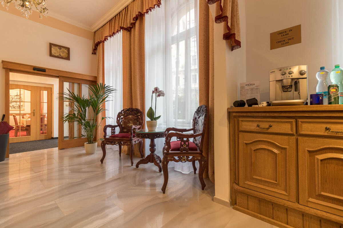 Отель Praga 3* в Карловых Варах