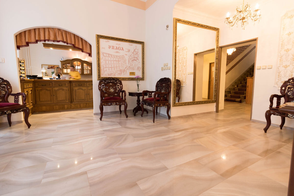 Отель Praga 3* в Карловых Варах