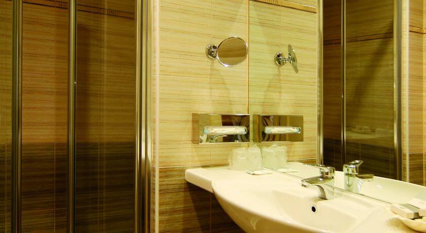 Санаторий Колоннада (Kolonada 4*) в Карловых Варах